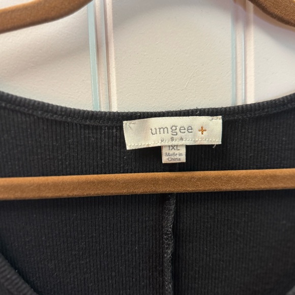 Umgee Black Ribbed Top - Picture 3 of 3